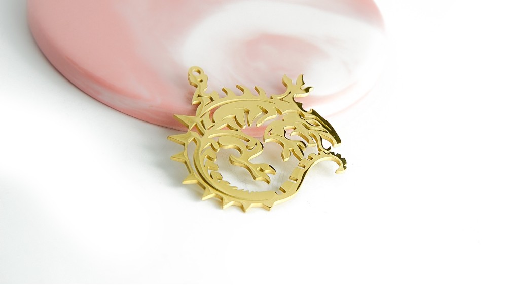 Pendentif dragon acier inoxydable plaqué or 18k