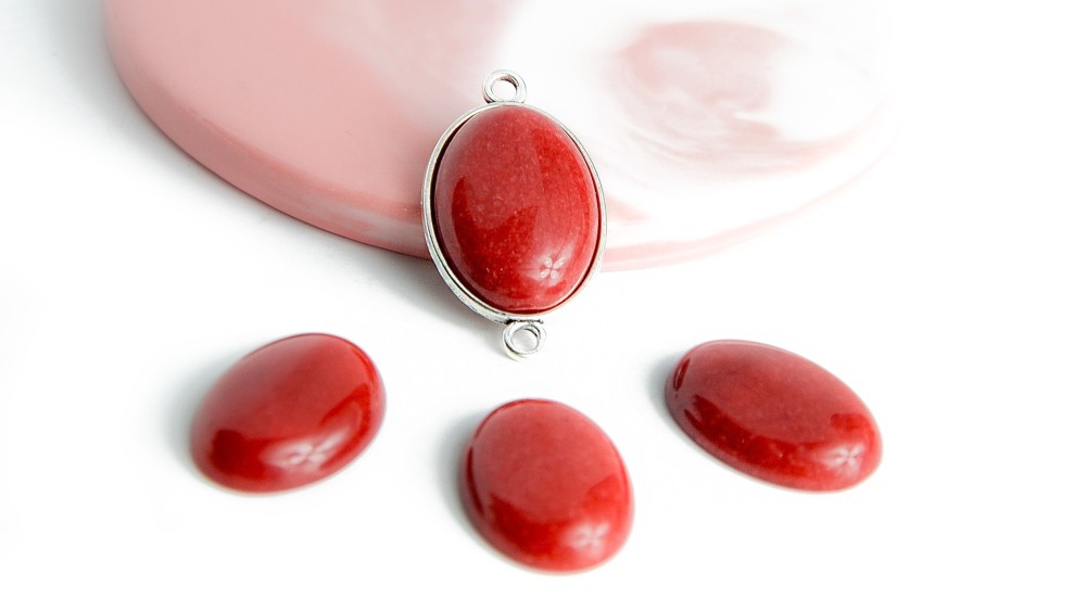 25x18mm jade teinté rouge