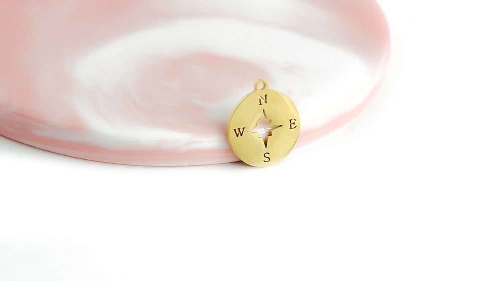 pendentif boussole