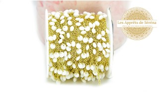 chaîne laiton perles blanches