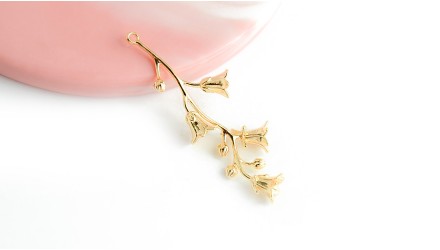Pendentif branche florale laiton plaqué or 18k pour création collier