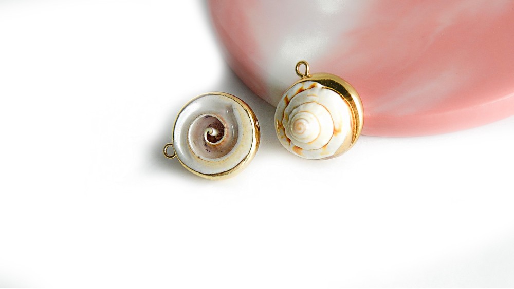 copy of Pendentif en nacre naturelle