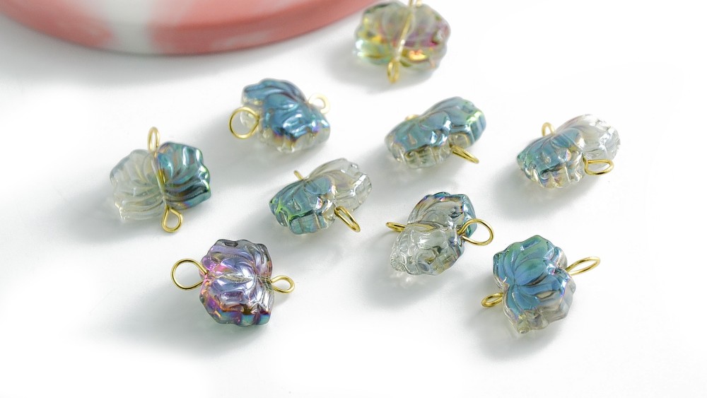 Créez des bijoux uniques avec nos connecteurs fleur de lotus irisés