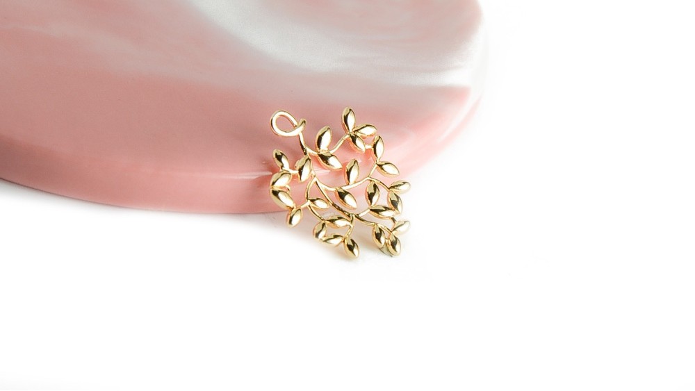 pendentif feuille 18k