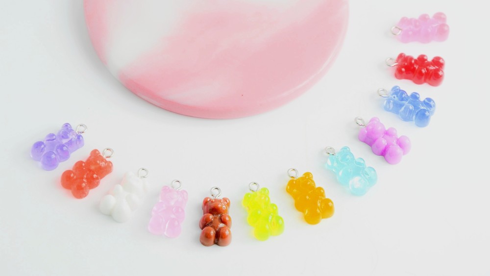 Craque pour les pendentifs oursons et gourmands, tendance et décalés