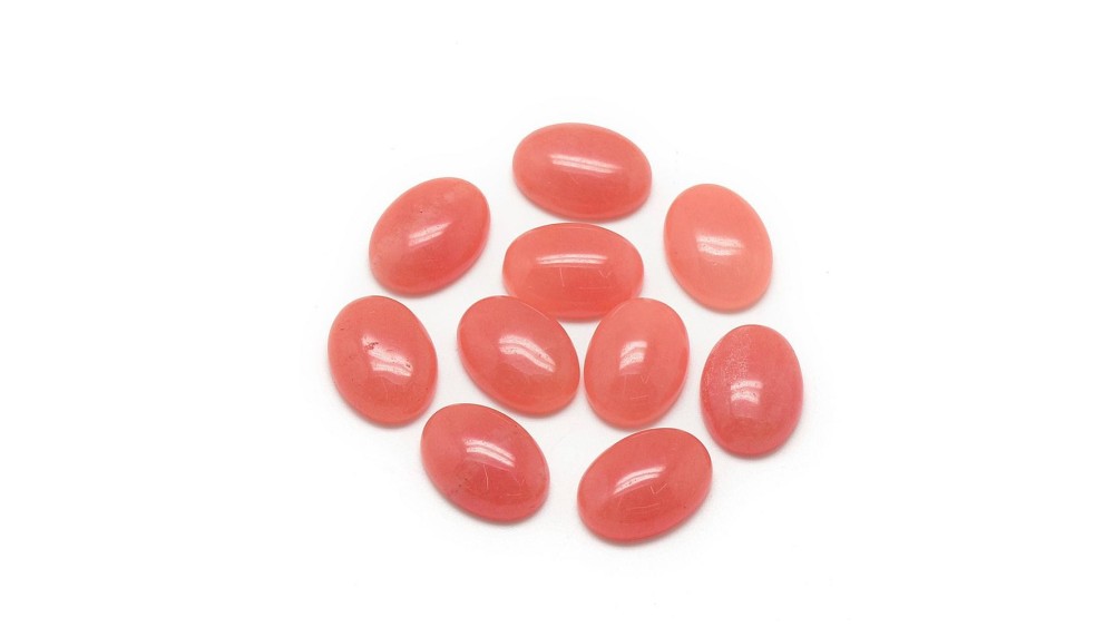 Cabochon 13x18mm en jade blanc teinté corail pour création de bijoux