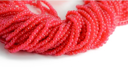 Créez des bijoux uniques avec nos perles rouge cherry opale