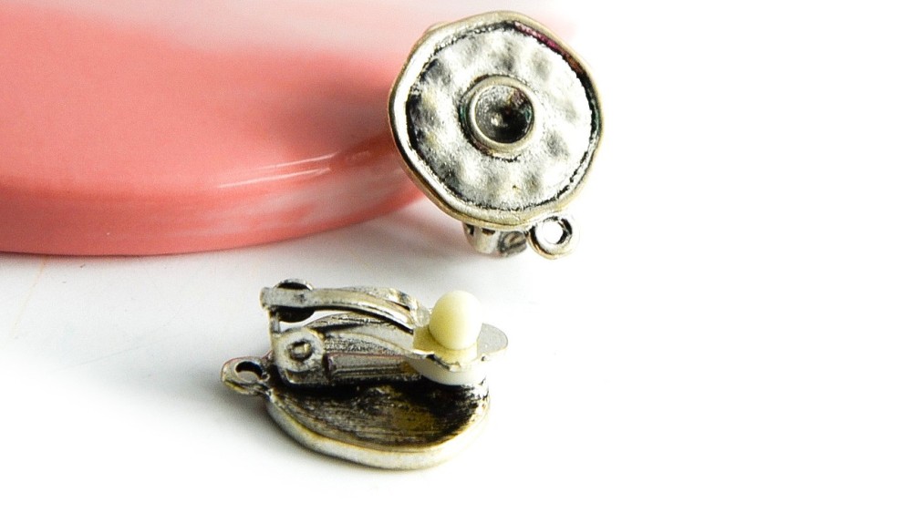 copy of Paire de clips d'oreille goutte lisse en zamak