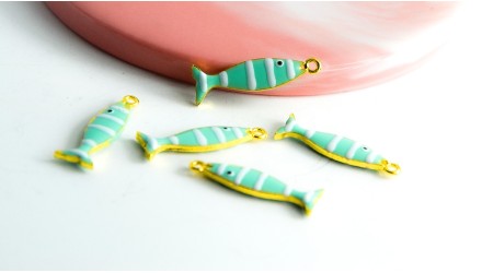 pendentif poisson emaillé