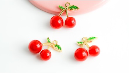 pendentif cerise résine