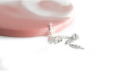 Pendentifs feuille filigrane en acier inoxydable  couleur argent