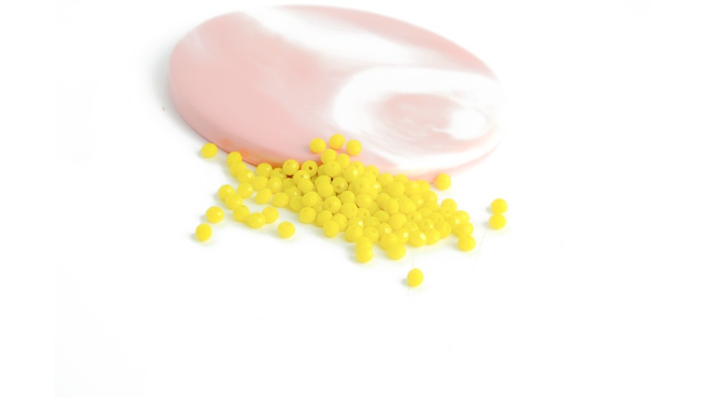 Perles verre rondes à facettes 4mm jaunes pour création de DIY
