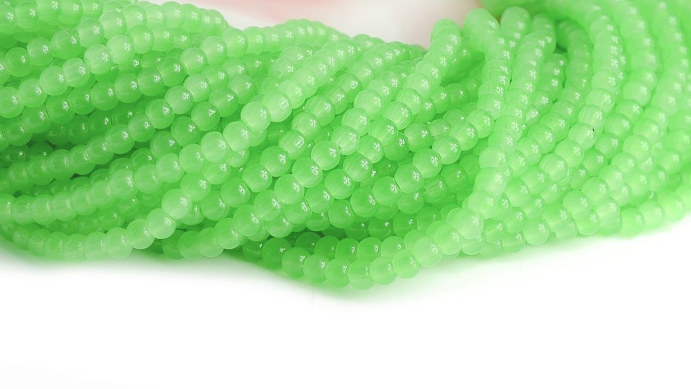Créez des bijoux uniques avec nos perles couleur vert menthe pour DIY
