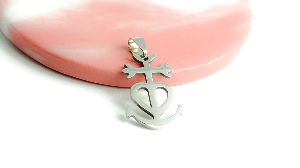 Pendentif croix camarguaise en acier inoxydable  pour collier