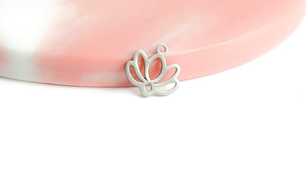copy of Pendentif fleur de lotus en acier inoxydable plaqué or 18k