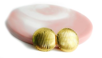 Puces d'oreille rondes en acier inoxydable plaqué or 18k