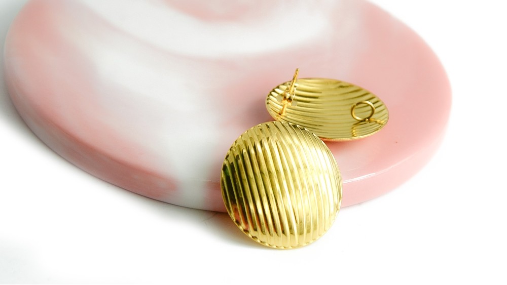 Puces d'oreille rondes en acier inoxydable plaqué or 18k