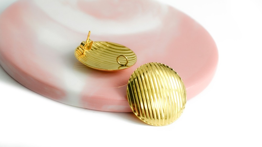 Puces d'oreille rondes en acier inoxydable plaqué or 18k