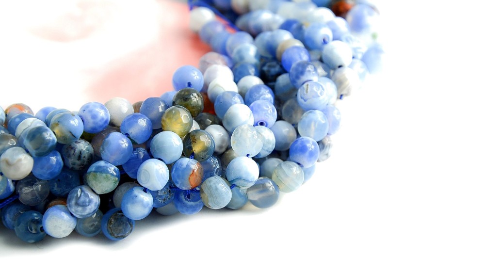 agate bleue à facettes