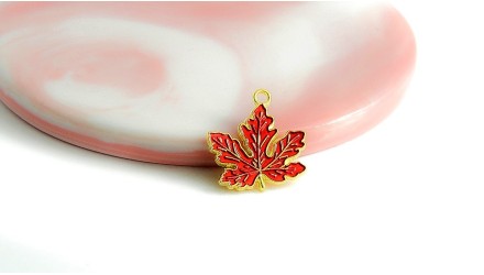 copy of Pendentif feuille d'érable rouge en zamak émaillé
