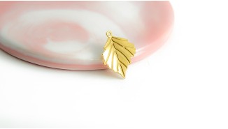 pendentif feuille or