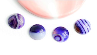 cabochon agate rayée violette
