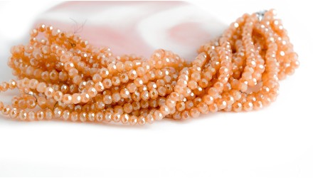 perle beige à facettes