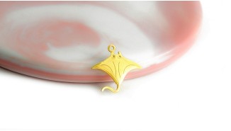 Pendentif raie manta en acier inoxydable couleur or
