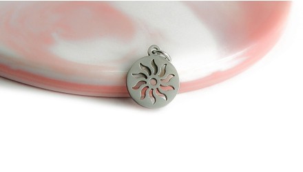 Pendentif 12mm soleil en acier inoxydable couleur acier