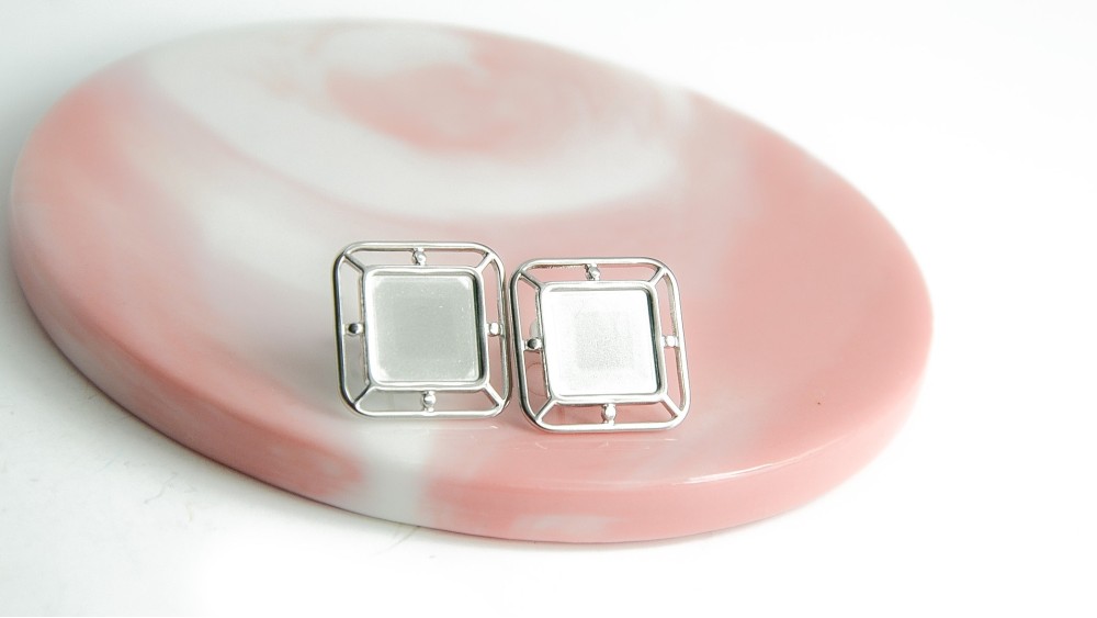 copy of Puces d'oreille rondes en acier inoxydable plaqué or 18k