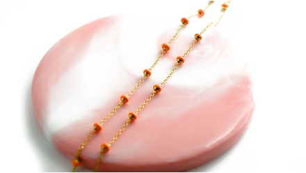 chaîne émaillée orange