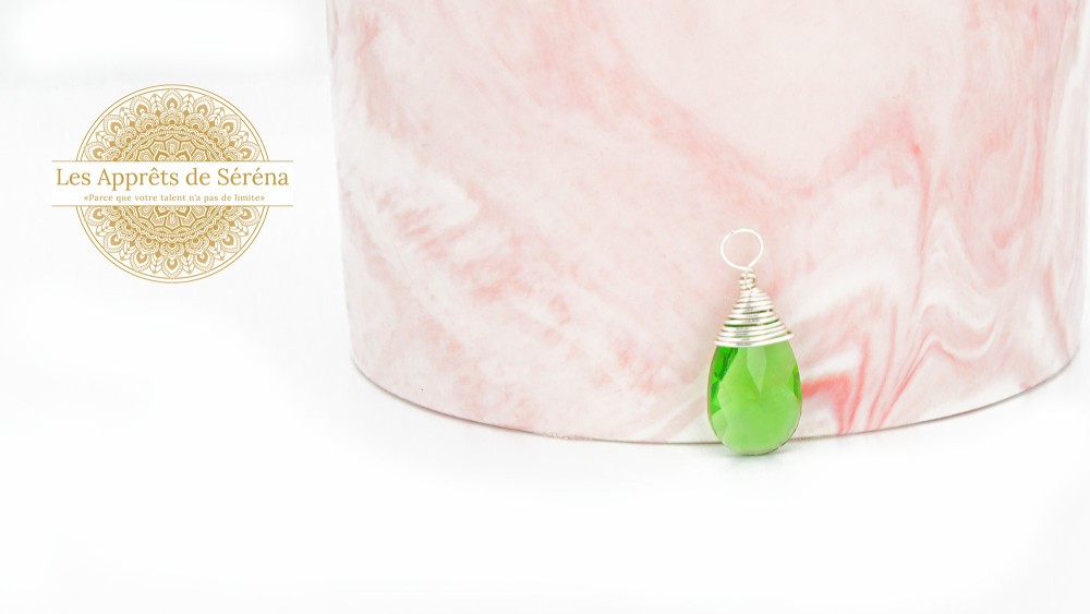 Pendentif goutte verre vert clair