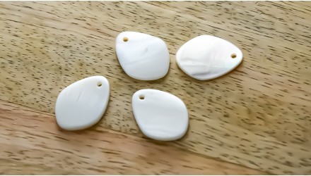 pendentif feuille nacre