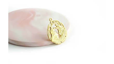 Pendentif loup hurlant acier inoxydable plaqué or 18k