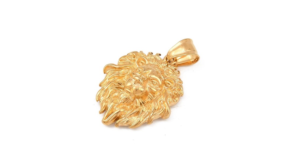 Créez des bijoux uniques avec notre pendentif tête de lion doré acier