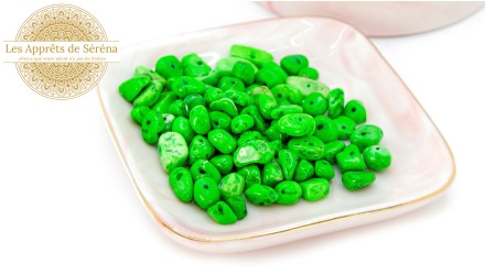 Sachet de 25 grs de perles puces en magnésite naturelle verte