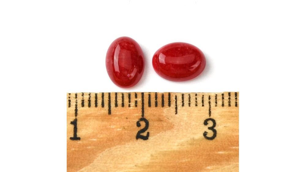 cabochon jade rouge
