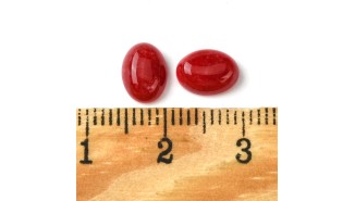 cabochon jade rouge