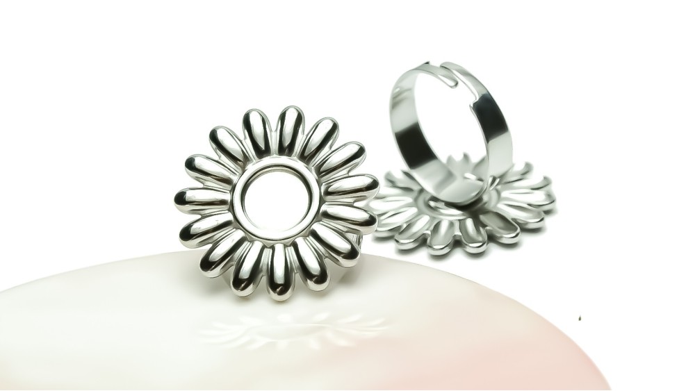 copy of Bague fleur acier 304 plaqué or 18k pour cabochon de 8mm