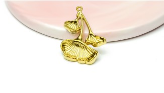 Pendentif feuille de gingko acier inoxydable 304 plaqué or 18k