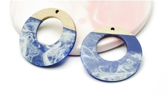 Pendentif connecteur  bois et résine bleu 38mm
