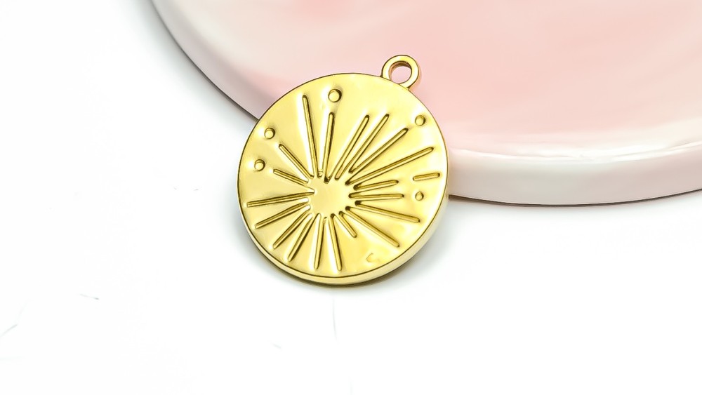 Médaille soleil acier inoxydable 304 plaqué or 18k