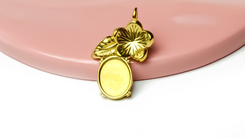 Pendentif floral support cabochon 8 x 10 mm – Acier inoxydable 304 plaqué or 18K IP