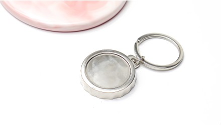 Créez, accrochez, décapsulez avec ce porte-clés personnalisable 27 mm