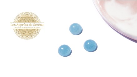cabochon jade bleu clair