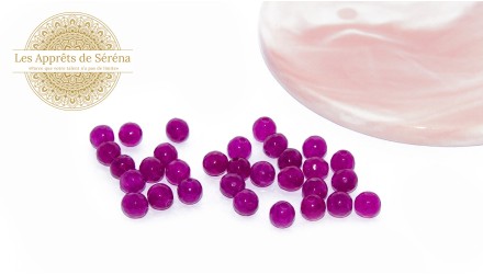 en jade blanc teinté violet