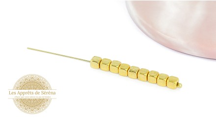 intercalaires carrées 4mm en zamak doré
