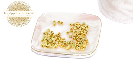 Perles intercalaires carrées 3mm en laiton doré