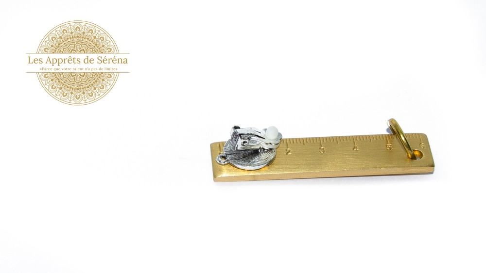 Paire de clips d'oreille ronds effet martelé en zamak