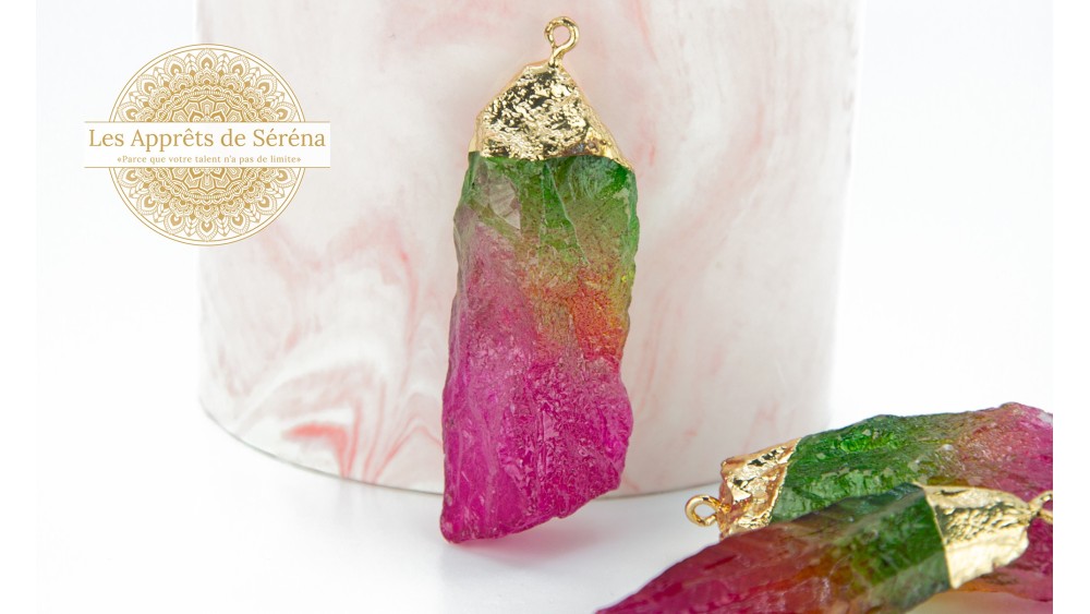 Pendentif original en quartz naturel teinté couleur fuchsia et vert